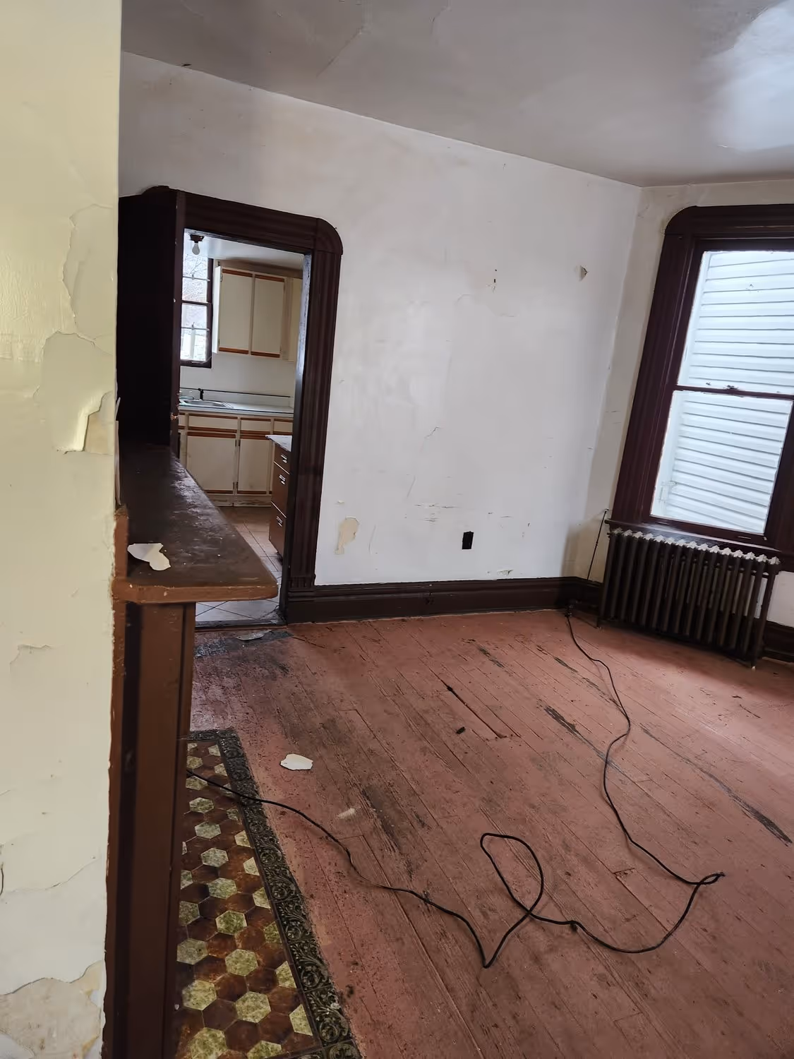 240 Kennedy, before: interior